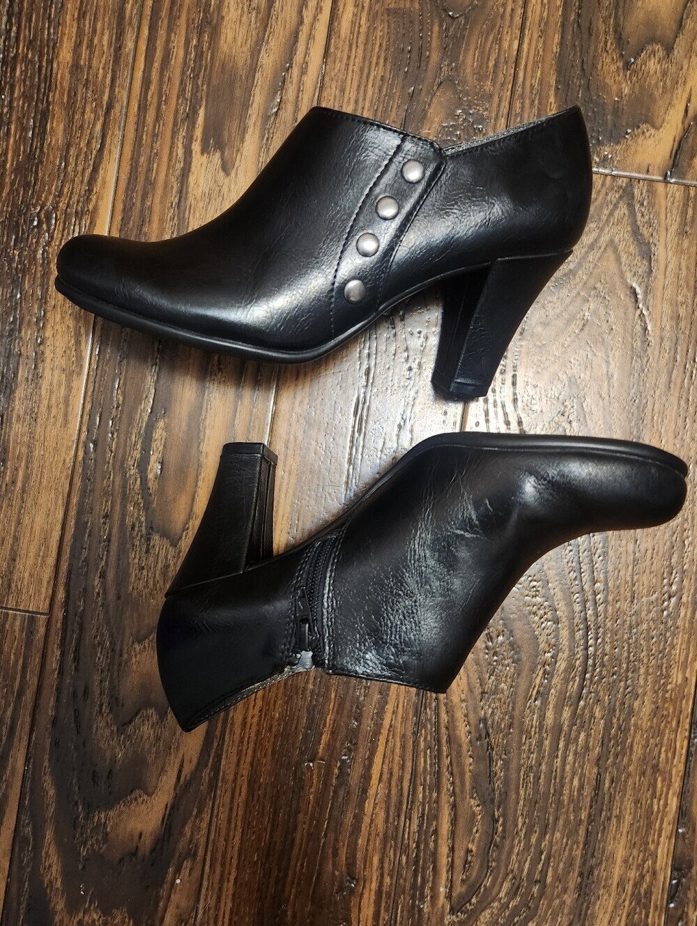 Aerosoles 3" Heel Ankle Booties with Stud Detail Sz 7.5 EUC!